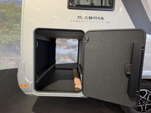 Adria Compact Supreme DL automatic / single beds photo: 17
