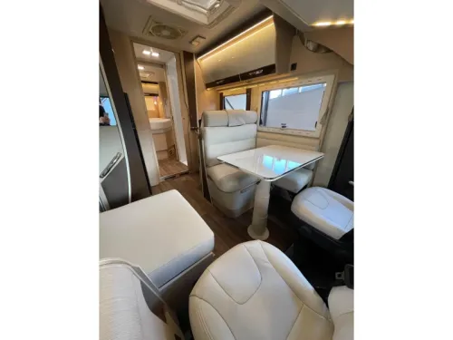 McLouis Nevis 79 G Queensbed Hubdach Foto: 8