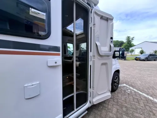 Weinsberg CaraCompact Pepper 600 MEG | Nivelliersystem | Dachklimaanlage Foto: 6