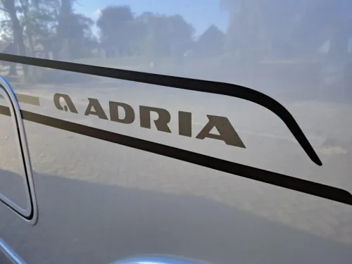 Adria Sonic Supreme 700 DL Foto: 3