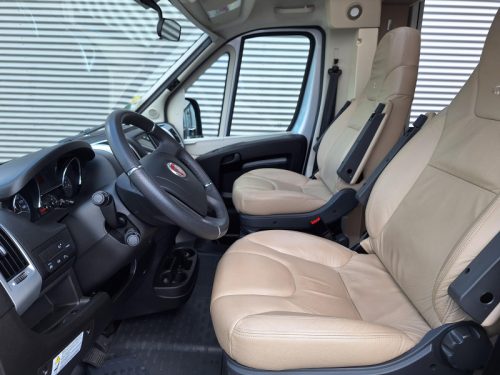 Adria Compact Supreme SC QUEEN BED+LEVELING SYSTEM photo: 15