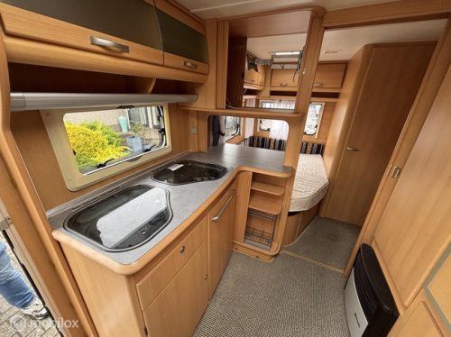 TEC 530 TDF awning U-shaped lounge fixed bed L kitchen photo: 12