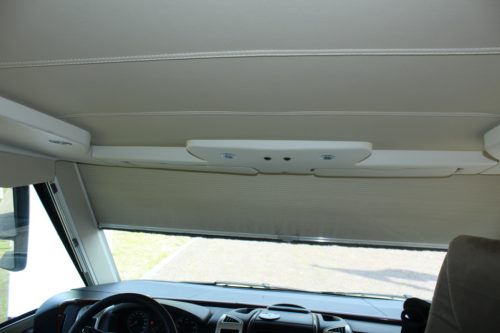Carthago 4.2 Vollintegriert 2.3 M-jet 148 PS, Alko Fahrgestell light, Motor-Klimaanlage, Hubbett & Querbett, Garage, Drehst&uuml;hle vorne, L-Sitz, Seitensitz, etc. Marum (Groningen) Foto: 20
