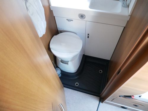 Knaus Van Tourer, Single beds, Pop-top roof, 9-Speed Automatic. photo: 14