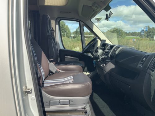 B&uuml;rstner Travel Van 2.3 MultiJ. 130 PK Teilintegriert. Motor-Klimaanlage, Garage, 2 L&auml;ngsbetten, L&auml;nge 6,70 m., usw. Bj 2013 &bdquo;Ihr Wohnmobil-Verkaufsvermittler Wohnmobil Zentrum on the road Foto: 20