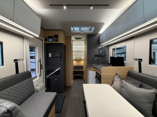 Adria Coral Plus 670 DL LEVEL/LITHIUM/WECHSELRICHTER Foto: 7