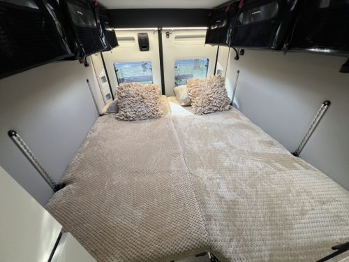 Adria Twin 640 SG SPORTS 9T AUTOMAAT ENKELE BEDDEN+HEFDAK Foto: 2