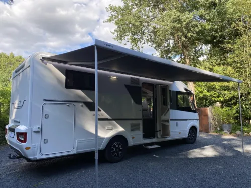Adria Sonic Plus 700 DC Automatic | Roof air conditioning Level photo: 7