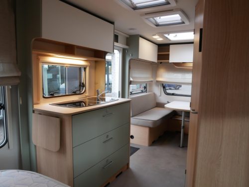 LMC Style 450 D Mover, Vorzelt Foto: 14