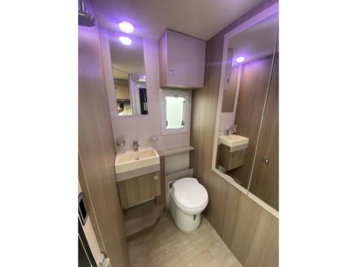 Challenger Special Edition 290 Raum ! und Luxus Foto: 10