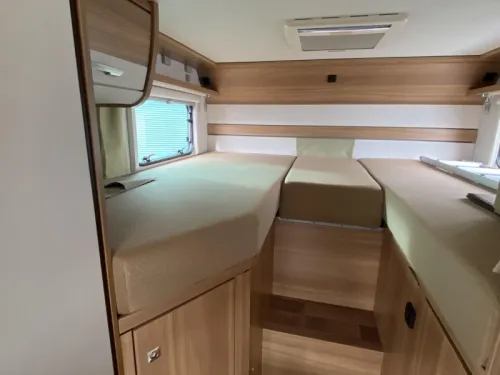Dethleffs Advantage Single beds price stunt photo: 21