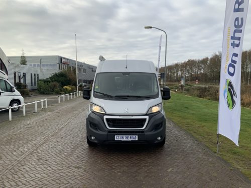 Peugeot Boxer L2 H2 Camper Van: Euro 6 with lowerable table for 2 people. longitudinal bed, 154 cm width, 185 cm length, FSL Camper conversion 2021, km 66000, Swiveling bicycle rack, Solar panel 180W, Year 2017 Camper centrum on the road photo: 2
