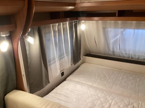 Hobby On Tour 470 KMF awning photo: 6