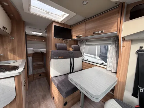 Weinsberg CaraCompact Pepper 600 Edition Enkele Bedden 19 foto: 8