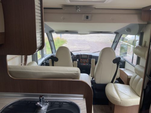 B&uuml;rstner Aviano 727 2.3 AUTOMATIC 150 HP integral, Engine air conditioning, Queen bed, level, side seating group Year 2012 Camper centrum on the road photo: 15