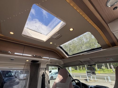 Carthago 640 LE Charming GT Autom&aacute;tico Camas Individuales Panel Solar Suspensi&oacute;n Neum&aacute;tica foto: 14