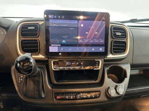 Malibu Van Comfort 640 LE Charming GT Skyview photo: 13