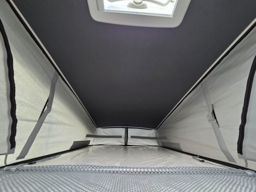 P&ouml;ssl Summit Shine 600 L Pop-top roof Automatic 4 persons. photo: 15