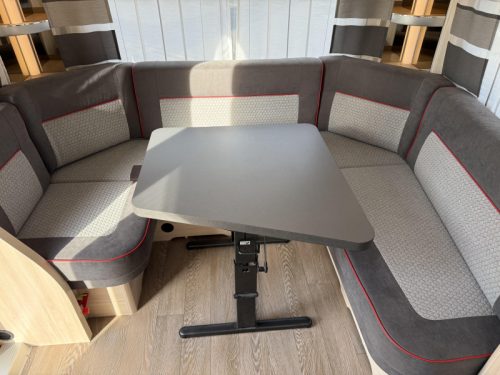 Hobby De Luxe Edition 495 UL 2 BERTHS MOVER AWNING TOP  photo: 5