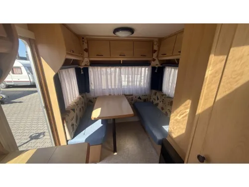 TEC Tour 450 standard seating bed toilet photo: 1