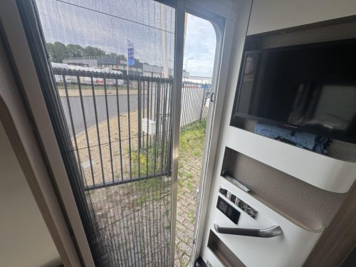 B&uuml;rstner Ixeo I 728 G Automatic single beds air conditioning photo: 25