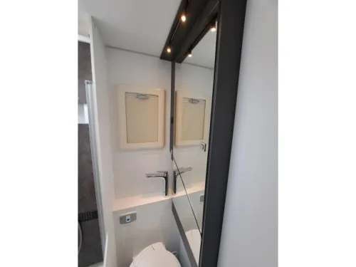 Adria Sonic 600 SL 180HP (ex-rental) photo: 13