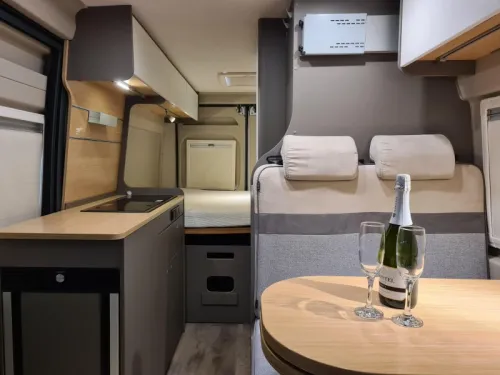 LMC Innovan 600 Skyroof - mid-Sept/Oct photo: 21