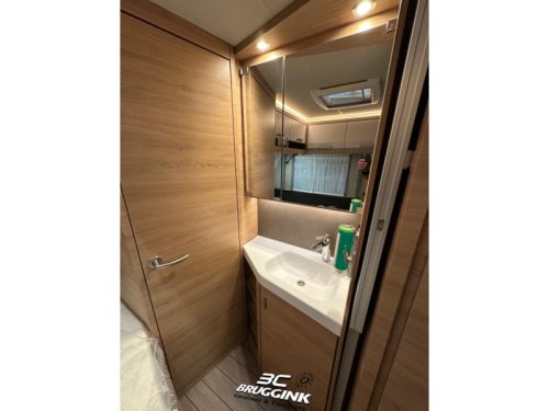 Knaus Sudwind 60 Years 450 FU French bed Underfloor heating  photo: 9