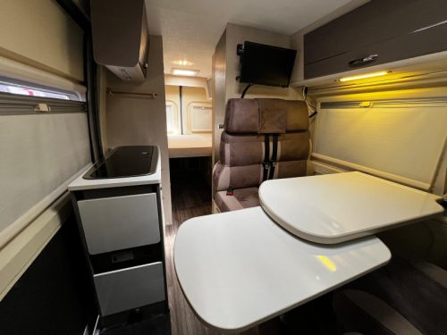 Challenger Vany 114 V Buscamper Transverse bed photo: 5