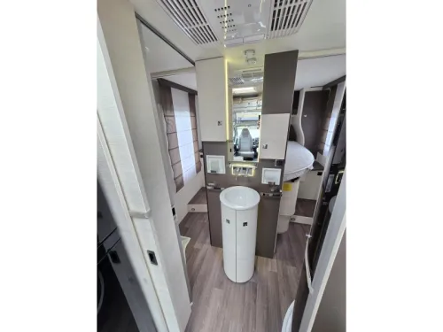 Chausson Welcome 728 EB Pop-top roof Queensbed Automatic  photo: 15