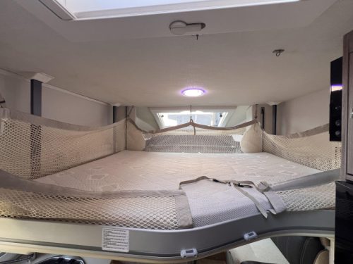 Chausson Titanium 718 XLB Queensbed photo: 10