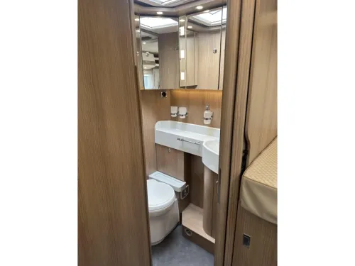 Carthago Malibu 490 I LE Upper cabinets, Lithium  photo: 21