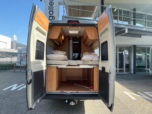 P&ouml;ssl ROADCRUISER XL SINGLE BEDS RAISED TOW HITCH photo: 18