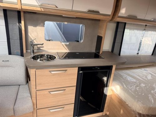 Knaus Sudwind Black Selection 450 FU photo: 4