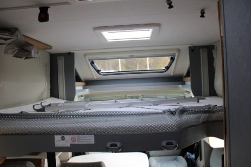 Dethleffs 7052 DBM Just 90 Queenbed + Hubdach ger&auml;umige Garage (94 Foto: 54