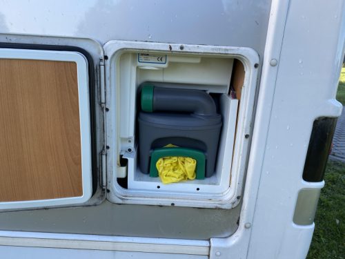 Dethleffs Globedrome 6501 B New refrigerator photo: 13