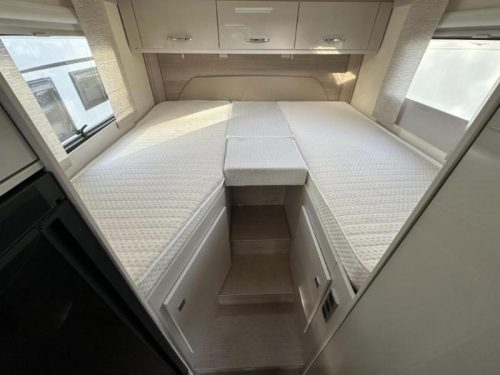 B&uuml;rstner Nexxo Van T 690 G SINGLE BEDS + BEARLOCK photo: 2