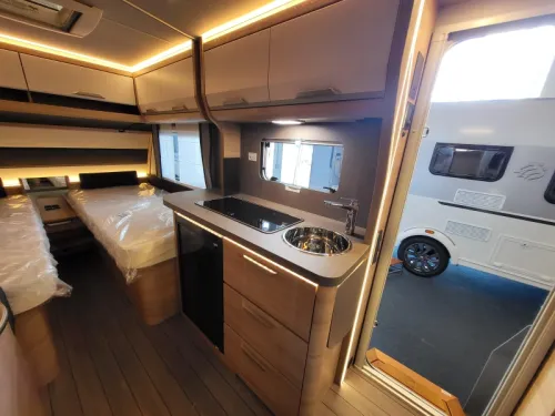 Knaus Sudwind Black Selection 500 EU disponible en stock photo : 12