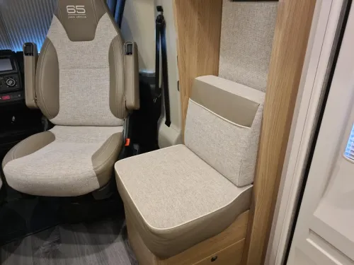 LMC Breezer V 643 G L&auml;ngsbetten/Sch&uuml;ssel Foto: 10