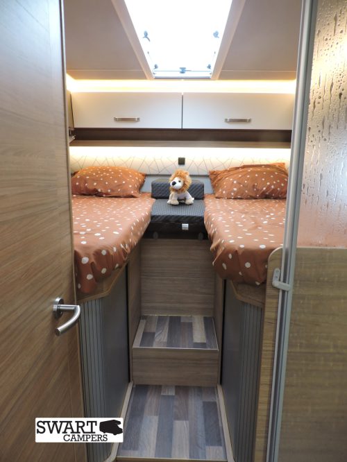 Weinsberg CaraCore 700 MEG, Automaat Camas individuales Techo elevable 4 plazas foto: 16