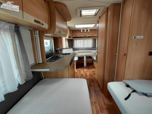 Knaus Sudwind 500 EU - SINGLE BEDS - ROUND SEATING photo: 8
