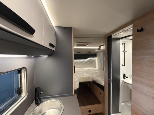 Knaus L!ve Ti 650 MEG Platinum / niedrige Betten Foto: 10