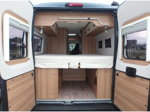 Weinsberg CaraBus 630 ME Edition Fire  foto: 8