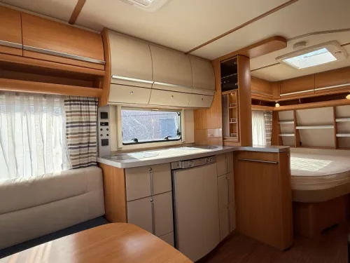 Fendt Saphir 510 TFB French bed dinette toilet photo: 3