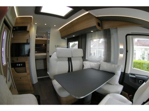 Adria Sonic Axess 700 SC Queensbed, Hubdach, Garage Foto: 6
