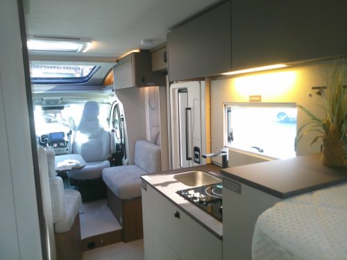 LMC Cruiser 740 EL single beds, Automatic  photo: 19
