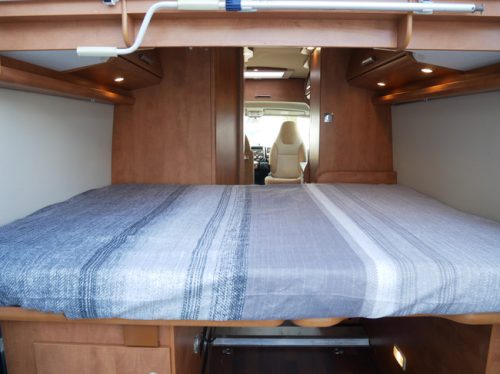 Carthago Malibu Van 600 DB, 6 Meter Buscamper, Fietsendrager foto: 19