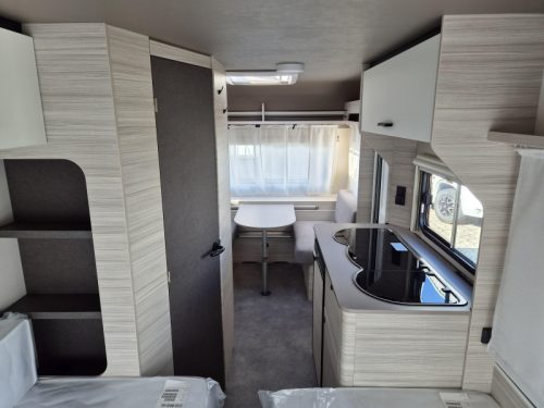 Dethleffs C'Joy 460 LE - Single beds - photo: 2