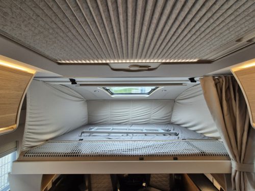 Adria SONIC SUPREME 700DL 161 HP AUTOMATIC ONLY 11,366 KM MANY OPTIONS SOLAR AIR CONDITIONING 16 INCH RIMS SINGLE BEDS POP-TOP ROOF photo: 17