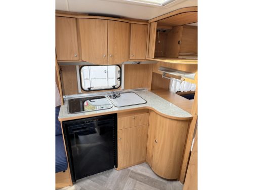 B&uuml;rstner Ventana 460 TS - Mover - Auvent photo : 6